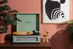 CROSLEY Audio / R Veils / Photo | Tourne-Disque Crosley Voyager - Sage